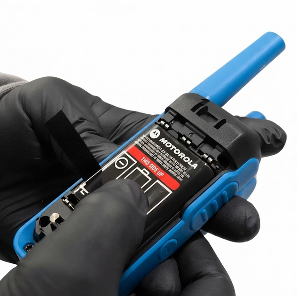 Radios Bidireccionales Recargables Motorola Talkabout T270, Hasta 25 Millas (40 km), con Opción de Doble Energía, Walkie Talkie x 2 Ud