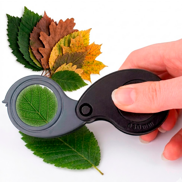 Lupa Plegable Carson TriView de 3x/5.5x/8.5x con Estuche Integrado