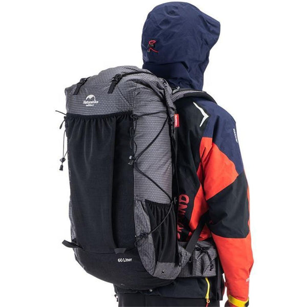 Bolsa de Montaña Multifuncional con Funda para Lluvia Naturehike hasta 60+5L