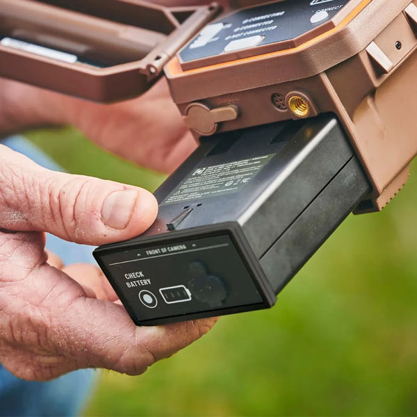 Cámara de Rastreo Celular Moultrie Serie Edge 2 Pro 40 MP 1440p con GPS y Memoria Interna