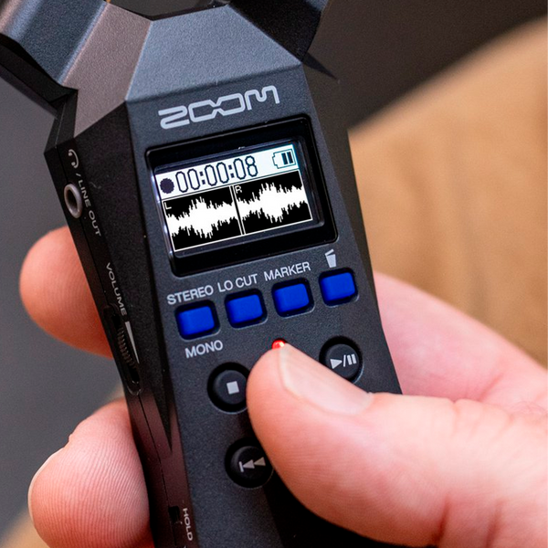 Grabadora Zoom H1essential ²⁶